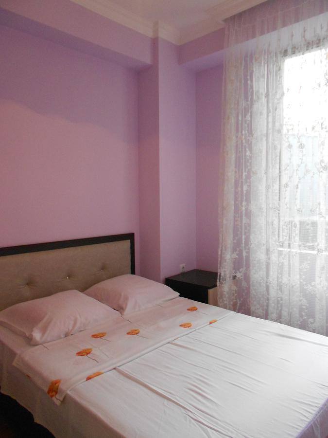 Ucha'S Apartment Batumi Exterior photo