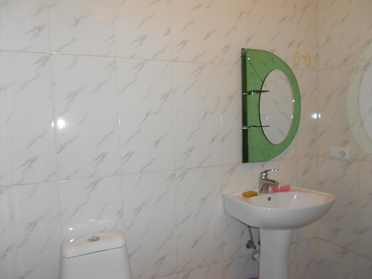 Ucha'S Apartment Batumi Exterior photo